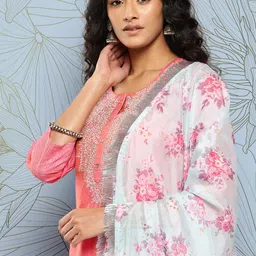 Varanga Yoke Design Regular Sequinned Chanderi Silk Kurta with Trousers & With Dupatta image 5