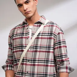 HIGHLANDER Men Opaque Checked Casual Shirt-picture-7