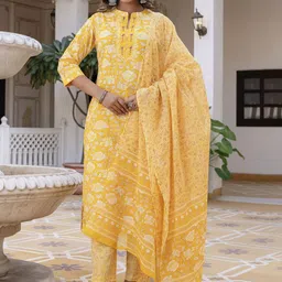 Kohsh Women Floral Printed Cotton Kurta with Trousers & Dupatta-16