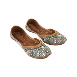 SCENTRA Women Embellished Mojaris Flats-3