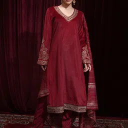 Vishudh Women Ethnic Motifs Embroidered Regular Kurta with Trousers & With Dupatta-picture-10
