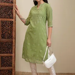 Vishudh Women Floral Sequinned Kurta-image-24