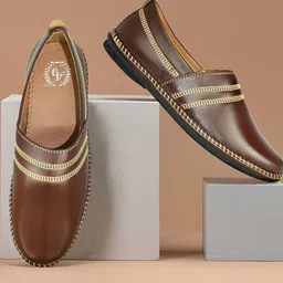 Ajanta Men Colourblocked Derbys-45