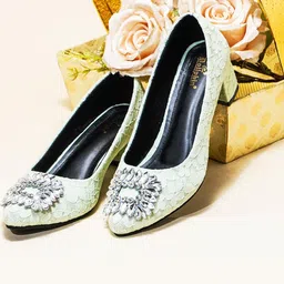 Dollphin Women Textured Embellished Pumps-52