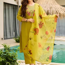 VASTRAHUT Women Ethnic Motifs Embroidered Thread Work Kurta with Trousers & Dupatta-picture-5