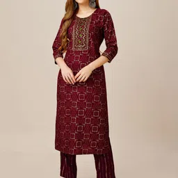 APNISHA Women Geometric Printed Kurta with Trousers-16