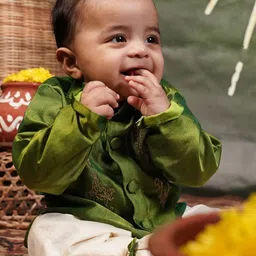 MIRALI Dhihaan Boys Ethnic Motifs Embroidered Cotton Silk Kurta With Pyjamas-image-41