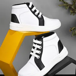 STEFENS Boys Colourblocked High-Top Sneakers-47