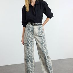 Trendyol Women Mildly Distressed Heavy Fade Jeans-image-31