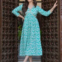 KPF Floral Printed V Neck Gotta Patti Work Empire Kurta-image-38