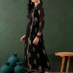 Sangria Printed A-Line Kurta With Trouser & Shrug image 4