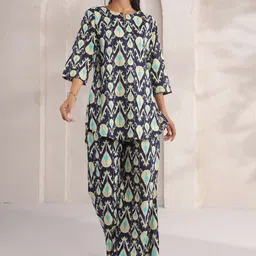 CRAFIQA Printed Round Neck Top With Trousers Co-Ords Set image 4