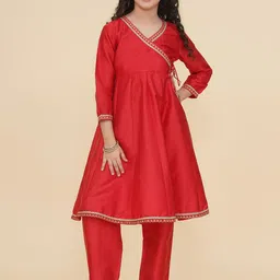 Bitiya by Bhama Girls Floral Yoke Design Angrakh Kurta With Trousers-image-74