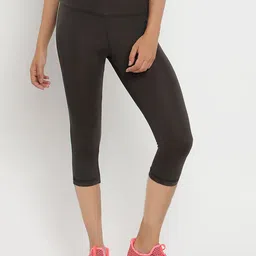 Wearjukebox Slim-Fit Three-Fourth Length Gym Tights-picture-32