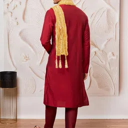 VASTRAMAY Men Regular Kurta with Pyjamas & With Dupatta image 3