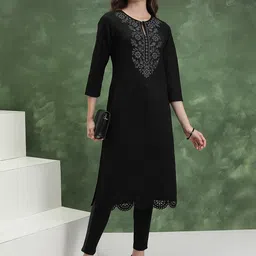 Vishudh Yoke Design Round Neck Straight Kurta-image-24