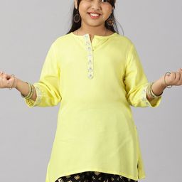 KiddoPanti Girls Round Neck Thread Work Kurta-image-2
