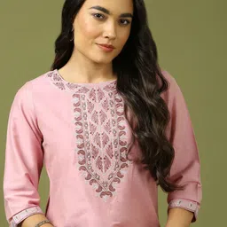 Anouk Paisley Yoke Design Mandarin Collar Thread Work Straight Dupion Silk Kurta-15