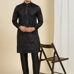 Be Desi Men Embroidered Regular Sequinned Kurta with Pyjamas image 5