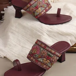 AVIVASTYLE Kitten Sandals-25