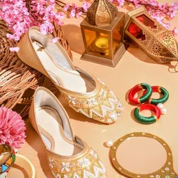 Froh Feet Women Embellished Ethnic Mojaris Flats-image-91