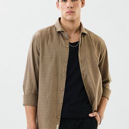 Snitch Men Micro Checks Spread Collar Casual Shirt-image-33