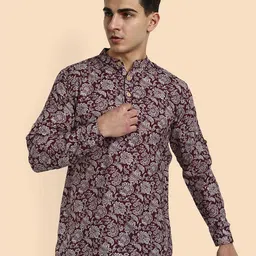 Vardha Floral Printed Mandarin Collar Cotton Short Kurta-picture-43