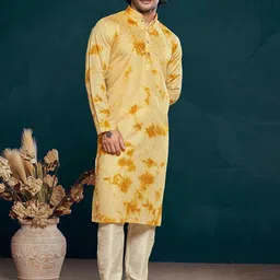 Vardha Men Quirky Thread Work Handloom Kurta-picture-2