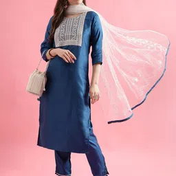 VredeVogel Women Ethnic Motifs Yoke Design Regular Thread Work Kurta with Trousers & With Dupatta-9
