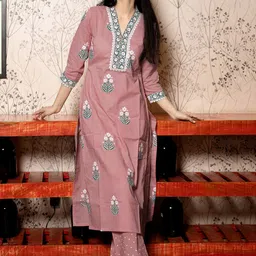 GoSriKi Women Printed Regular Kurta with Palazzos & With Dupatta-20