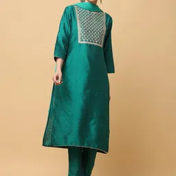 aayusika Green Ethnic Motifs Yoke Design Squinned Straight Kurta & Trousers With Dupatta-14