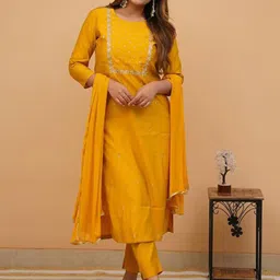 Growdamy Floral Yoke Design Beads and Stones Straight Kurta With Trousers & Dupatta-33