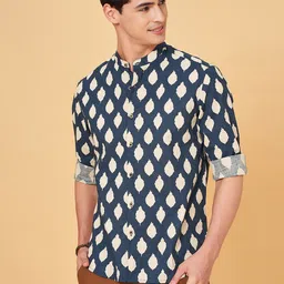 indus route by Pantaloons Striped Mandarin Collar Cotton Kurta-image-47