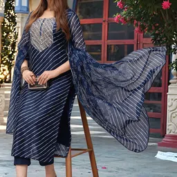 GoSriKi Women Striped Embroidered Thread Work Kurta Set With Dupatta-12