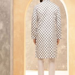 SOJANYA Men Embroidered Regular Thread Work Kurta with Pyjamas image 4