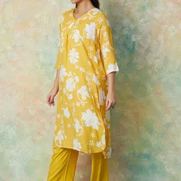 Melange by Lifestyle Women Floral Printed Flared Sleeves Chikankari Anarkali Kurta-image-22