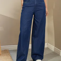 SASSAFRAS BASICS Women Straight Fit High-Rise Light Fade Jeans-image-51