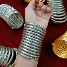 Sangria Spiral Bangle-1