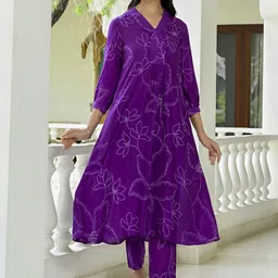 GoSriKi Women Floral Printed Regular Kurta with Trousers-36