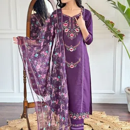 CANBIA Women Floral Embroidered Kurta with Trousers & Dupatta-picture-52