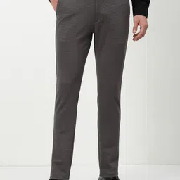 SHOWOFF Men Comfort Low-Rise Trousers-image-28
