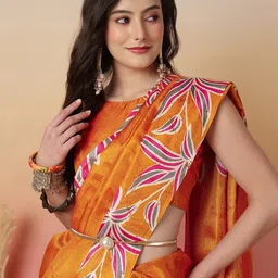 Sangria Geometric Printed Saree With Unstitched Blouse Piece image 5
