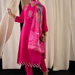 Anouk Floral Embroidered V-Neck Kurta With Trousers & Dupatta-image-78