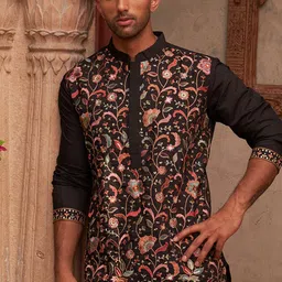 Jompers Men Floral Embroidered Thread Work Floral Kurta-44