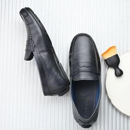 Overdrive Men Textured Leather Slip-On Sneakers-image-97