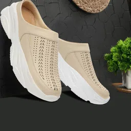 X XIOTA Women Slip-On Sneakers-21