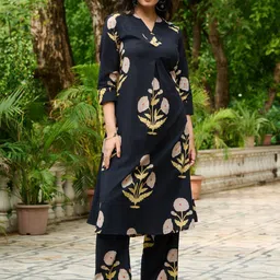 Kaftanize Floral Printed V-Neck A-Line Kurta With Palazzo-73