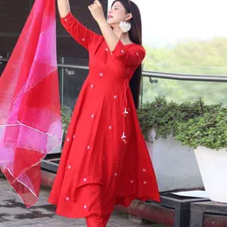 Royal Export Floral Embroidered Thread Work Anarkali Kurta with Trouser & Dupatta image 3
