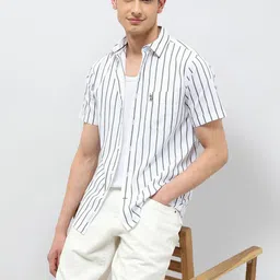 U.S. Polo Assn. Men Tailored Fit Vertical Striped Spread Collar Pure Cotton Casual Shirt-picture-45