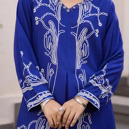 DIVASTRI Abstract Printed V-Neck Sequinned Straight Kurta With Palazzos image 2